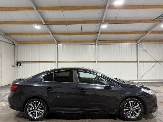 damaged passenger cars Toyota Avensis 1.8VVT-i  108kW Automaat Lease Pro 2015/8
