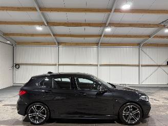 Vaurioauto  passenger cars BMW 1-serie 118i 100kW Automaat Business Edition Plus 2022/10