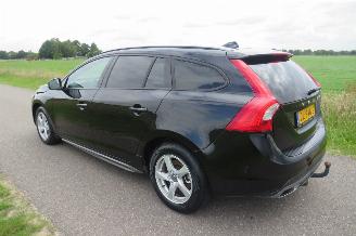 Auto incidentate Volvo V-60 2.0 D 120 pk  Pular+ Dynamic  Euro 6 schuifdak Leer  Camera Navigatie  2017 2017/8