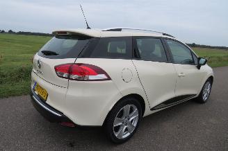 Coche accidentado Renault Clio 1.5 DCI Eco Expression   205.000km nap Navigatie Airco  2015 Topstaat 2015/12