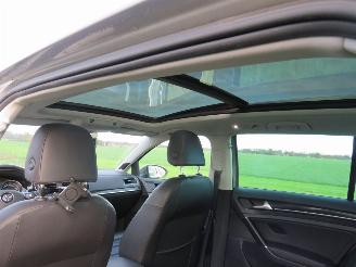 Volkswagen Golf 1.4 TSi  140pk Automaat  Highline Camera Navigatie Leer  Schuifkanteldak picture 4