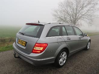 Voiture accidenté Mercedes C-klasse 220 CDI 170pk Business Avangarde  2012 Estate navigatie  leer camera [ schadevrij 2012/5