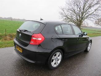 Schadeauto BMW 1-serie 116 2.0 122pk 5drs Business Line 2011  Airco Navigatie   216.000km topstaat 2011/9