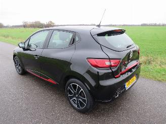 Schadeauto Renault Clio 0.9 tce 90pk 5drs Euro 5  Night&Day Navigatie  2012-12 2012/12