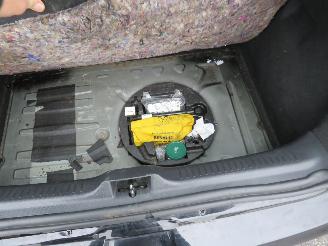 Renault Clio 0.9 tce 90pk 5drs Euro 5  Night&Day Navigatie  2012-12 picture 10