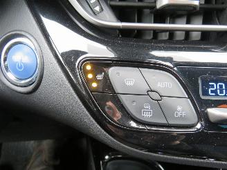 Toyota CH-R 1.8 Automaat  Hybride /Benzine Elektriciteit Bi Tone  Euro 6  2017 Topstaat picture 29