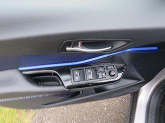 Toyota CH-R 1.8 Automaat  Hybride /Benzine Elektriciteit Bi Tone  Euro 6  2017 Topstaat picture 14
