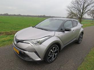 Toyota CH-R 1.8 Automaat  Hybride /Benzine Elektriciteit Bi Tone  Euro 6  2017 Topstaat picture 17
