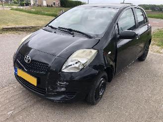 krockskadad bil auto Toyota Yaris 1.0 VVTI 2007/4