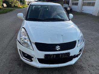 Voiture accidenté Suzuki Swift 1.3 2015/5