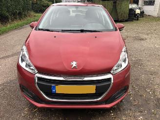 Voiture accidenté Peugeot 208 208 1.2 PureTech Active 2017/6