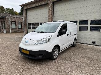 krockskadad bil bedrijf Nissan E-NV200 Business Solar Panel 2x Schuifdeur Navi Clima 23713 Km NAP ! 2015/9