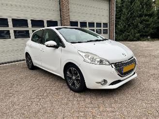 skadebil auto Peugeot 208 1.4 VTi Allure Navi Clima 167095 Km ! 2012/6