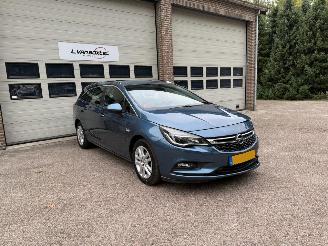 krockskadad bil auto Opel Astra 1.0 Online Edition Cruise Navi Clima NAP ! 2017/6