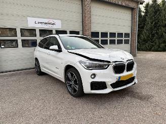 krockskadad bil auto BMW X1 xDrive20d High Executive Automaat Cruise Navi 2017/2