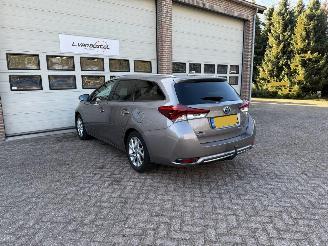 krockskadad bil auto Toyota Auris Touring Sports 1.8 Hybrid Executive Navi Clima Cruise 139114 Km NAP ! 2015/10