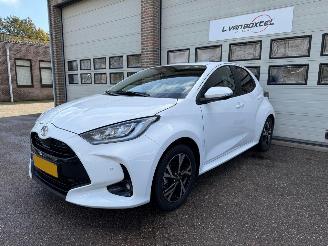 krockskadad bil auto Toyota Yaris 1.5 Hybrid 115 Dynamic Automaat Navi Clima 4882 Km NAP ! 2025/11