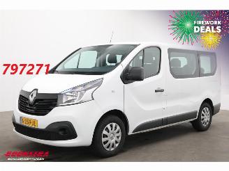 skadebil bedrijf Renault Trafic Passenger 1.6 dCi Expression 9-Persoons Airco Bluetooth 2018/1