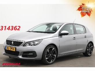 krockskadad bil auto Peugeot 308 1.2 PureTech Active Navi Clima Cruise PDC AHK 151.469 km!. 2018/1
