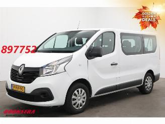 krockskadad bil bedrijf Renault Trafic Passenger 1.6 dCi Expression 9-Pers. Airco 2017/10