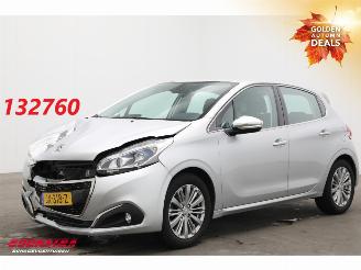 Vaurioauto  passenger cars Peugeot 208 1.2 PureTech Allure Navi Clima Cruise Camera PDC AHK 75.263 km! 2016/7