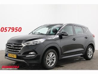 uszkodzony samochody osobowe Hyundai Tucson 1.6 GDi Comfort Navi Clima Cruise Camera SHZ PDC AHK 2015/10
