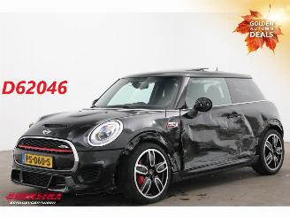 Voiture accidenté Mini Cooper 2.0 232 PK Pano HUD Navi Clima Cruise Camera SHZ 2016/2