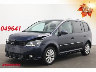 krockskadad bil auto Volkswagen Touran 1.2 TSI Highline 1e Eig!! Navi Clima Cruise PDC 39.189 km!! 2014/1