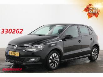 krockskadad bil auto Volkswagen Polo 1.4 TDI BlueMotion Navi Airco Cruise PDC AHK 2015/6
