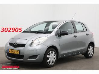 Damaged car Toyota Yaris 1.0 VVTi 5-DRS Cool Airco 2010/11