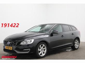 Damaged car Volvo V-60 2.0 D4 Aut. Kinetic PremiumSound Leder Navi Clima Cruise PDC AHK 2014/2