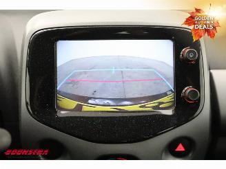 Toyota Aygo 1.0 VVT-i x-play Apple/Android Airo Cruise Camera 57.976 km! picture 22