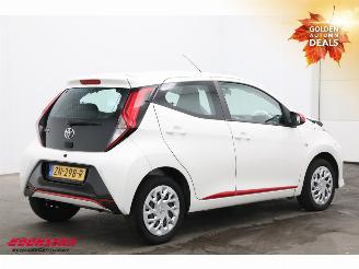 Toyota Aygo 1.0 VVT-i x-play Apple/Android Airo Cruise Camera 57.976 km! picture 3