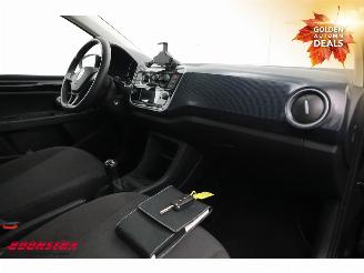 Volkswagen Up! 1.0 5-DRS Airco Bluetooth 39.306 km! picture 11