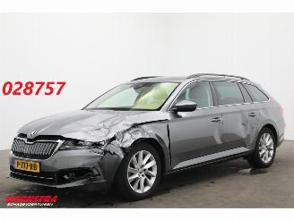 skadebil auto Skoda Superb Combi 1.4 TSI iV Bus. Ed. Plus LED ACC Memory Camera SHZ AHK 2022/5