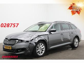 krockskadad bil auto Skoda Superb Combi 1.4 TSI iV Bus. Ed. Plus LED ACC Memory Camera SHZ AHK 2022/5
