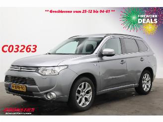 škoda osobní automobily Mitsubishi Outlander 2.0 PHEV Instyle Schuifdak Leder Navi Clima Cruise Camera SHZ AHK 2014/10