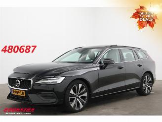 Schadeauto Volvo V-60 2.0 B3 Momentum Pano LED ACC H/K Leder LRHZ Camera 2021/11