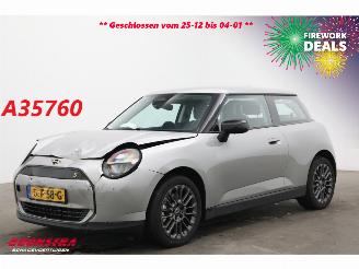 krockskadad bil auto Mini Cooper SE Electric 54.2 kWh 218 PK LED Navi Cruise Camera 2024/8