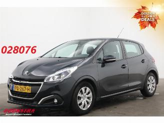 Schadeauto Peugeot 208 1.2 PureTech 5-DRS Access Navi Airco Cruise PDC 104.492 km! 2017/5