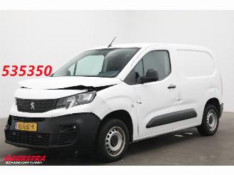 krockskadad bil bedrijf Peugeot Partner 1.5 BlueHDI Premium Navi Airco Cruise AHK 2021/7
