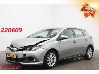 Voiture accidenté Toyota Auris 1.8 Hybrid Dynamic Navi Clima Cruise PDC 169.034 km! 2016/1