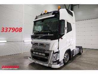 krockskadad bil vrachtwagen Volvo FH 540 iParkCool Full Air Alcoa Leder 2021/2
