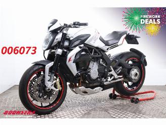 Tweedehands motor MV Agusta Brutale Dragster 800 ABS Lap Timer Quickshift 19.101 km! 2015/3