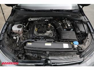 Volkswagen Golf 1.0 TSI Life LED ACC Memory Virtual H/K picture 8