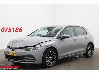 krockskadad bil auto Volkswagen Golf 1.0 TSI Life LED ACC Memory Virtual H/K 2021/1