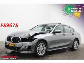 uszkodzony samochody osobowe BMW 3-serie 330e Schuifdak 360° LED Cruise SHZ 4.216 km! 2025/8