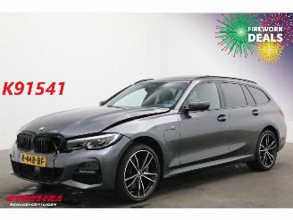 Schadeauto BMW 3-serie Touring 330e M-Sport Pano LED ACC H/K HUD Memory Camera 55.315 km! 2021/2