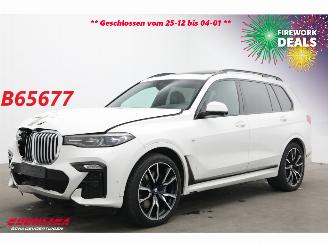 krockskadad bil auto BMW X7 xDrive30d M-Sport Pano HUD ACC Memory 360° AHK 2020/1