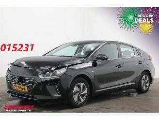 krockskadad bil auto Hyundai Ioniq 1.6 GDi Comfort ACC Infinity Navi Camera PDC 2017/10